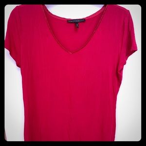 Dark pink v-neck t-shirt